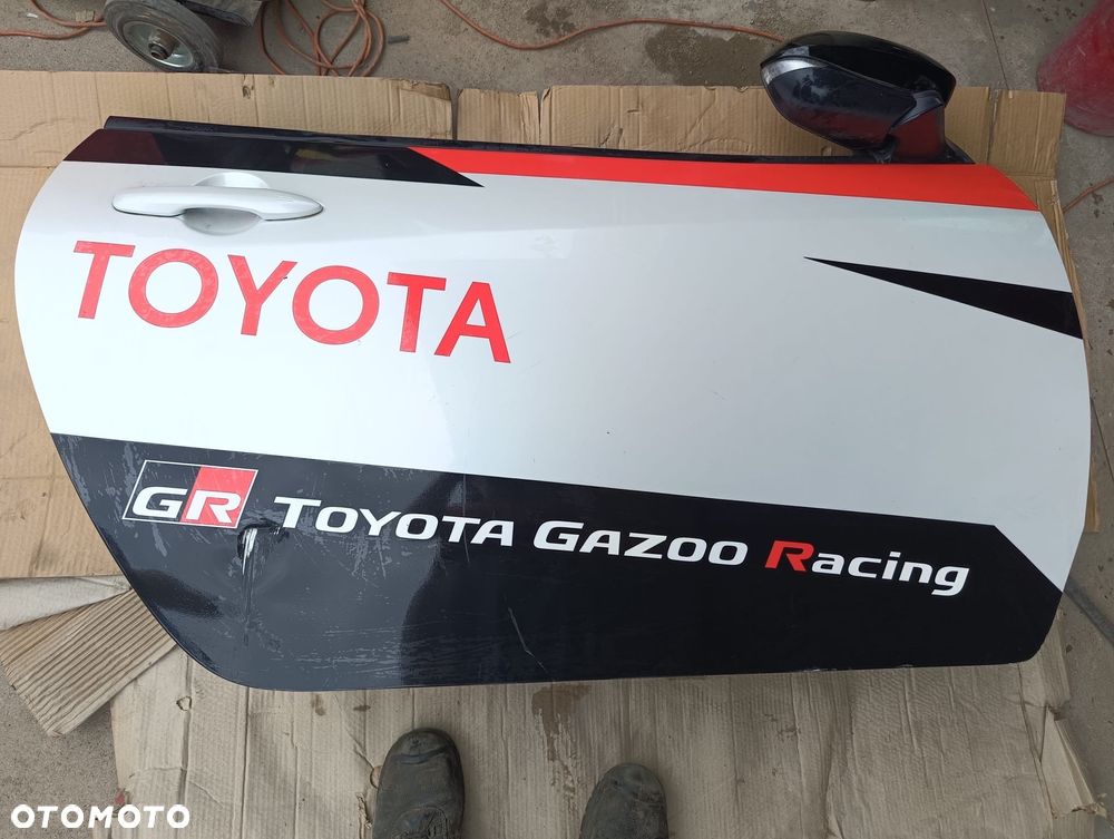 DRZWI PRAWE TOYOTA YARIS 4 GR. - 1