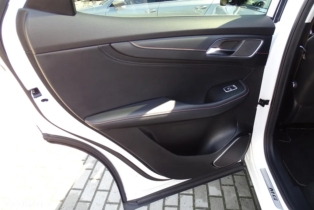 MG EHS 1.5T-GDI PHEV Luxury - 20