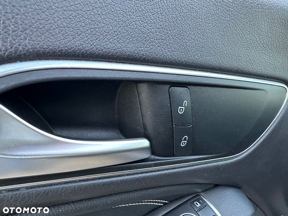 Mercedes-Benz CLA 200 d - 12