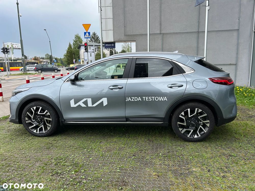Kia XCeed 1.5 T-GDI Business Line DCT - 4