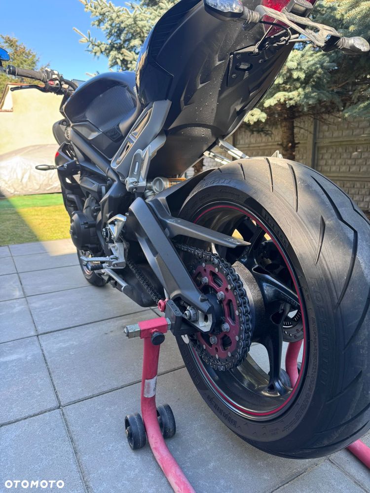 Triumph Street Triple - 10