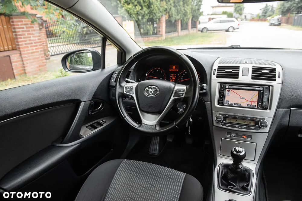 Toyota Avensis 2.0 D-4D Sol+NAVI - 23