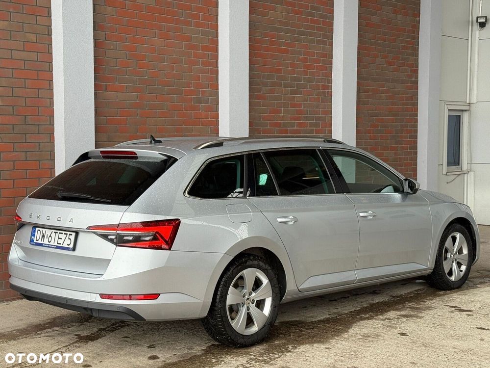 Skoda Superb 2.0 TDI SCR Style DSG - 4