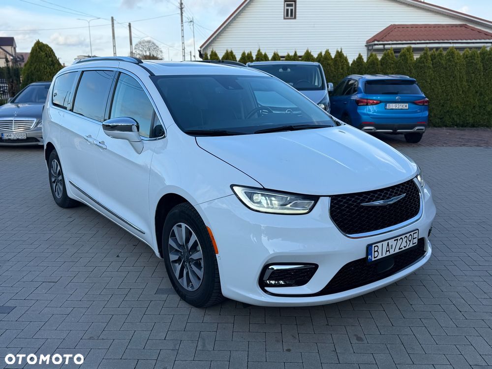 Chrysler Pacifica 2021 photo 2