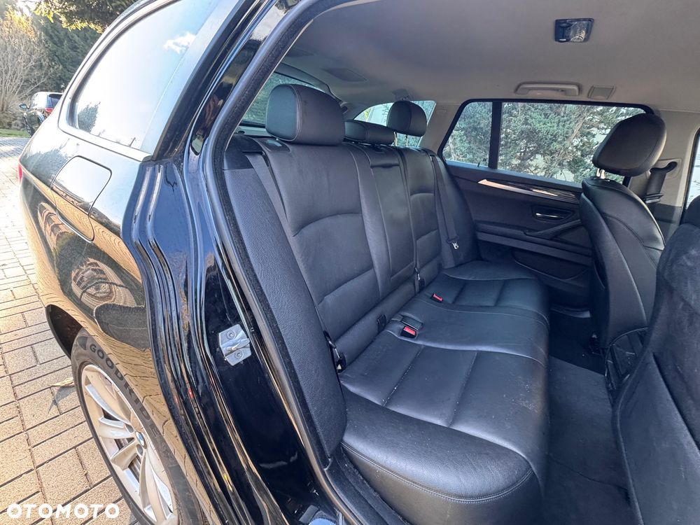 BMW Seria 5 525d Luxury Line - 9