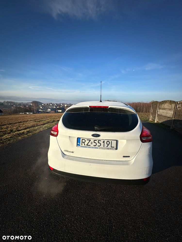 Ford Focus 1.0 EcoBoost Ambiente - 8