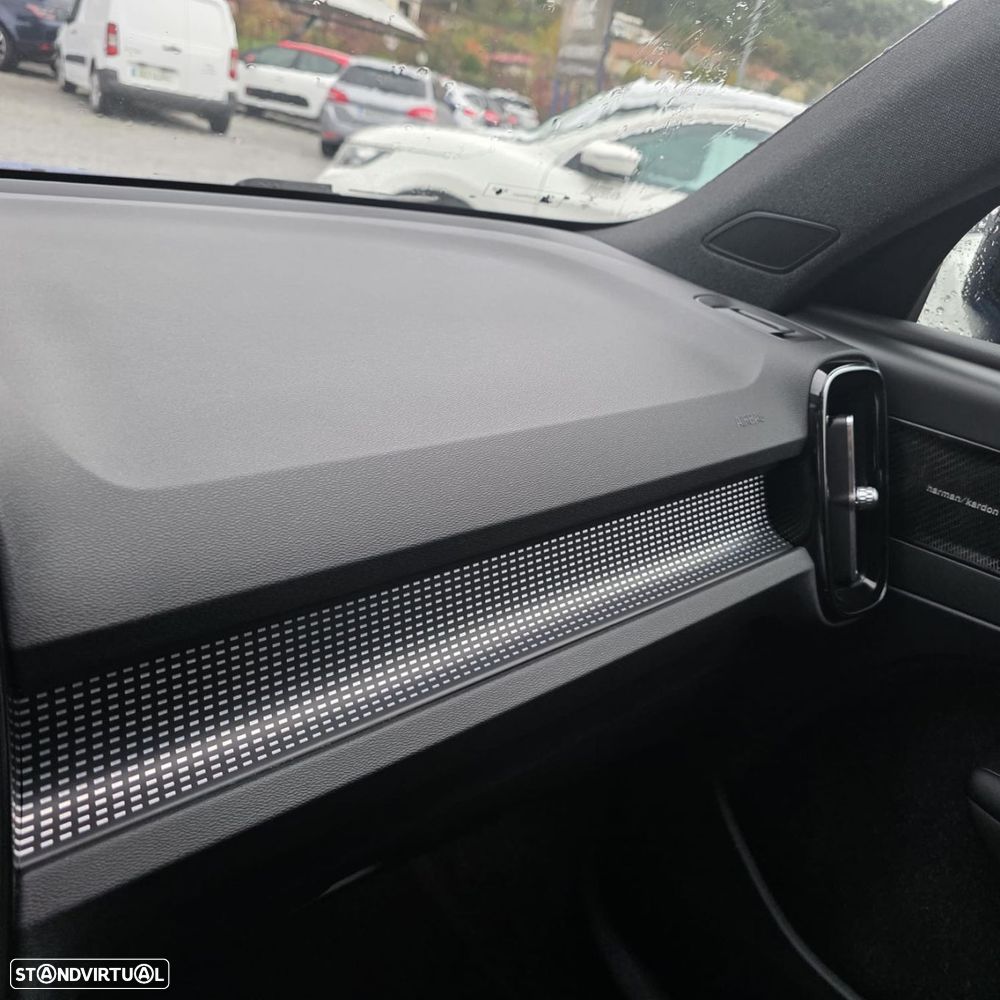 Volvo XC 40 2.0 D3 R-Design Geartronic - 33