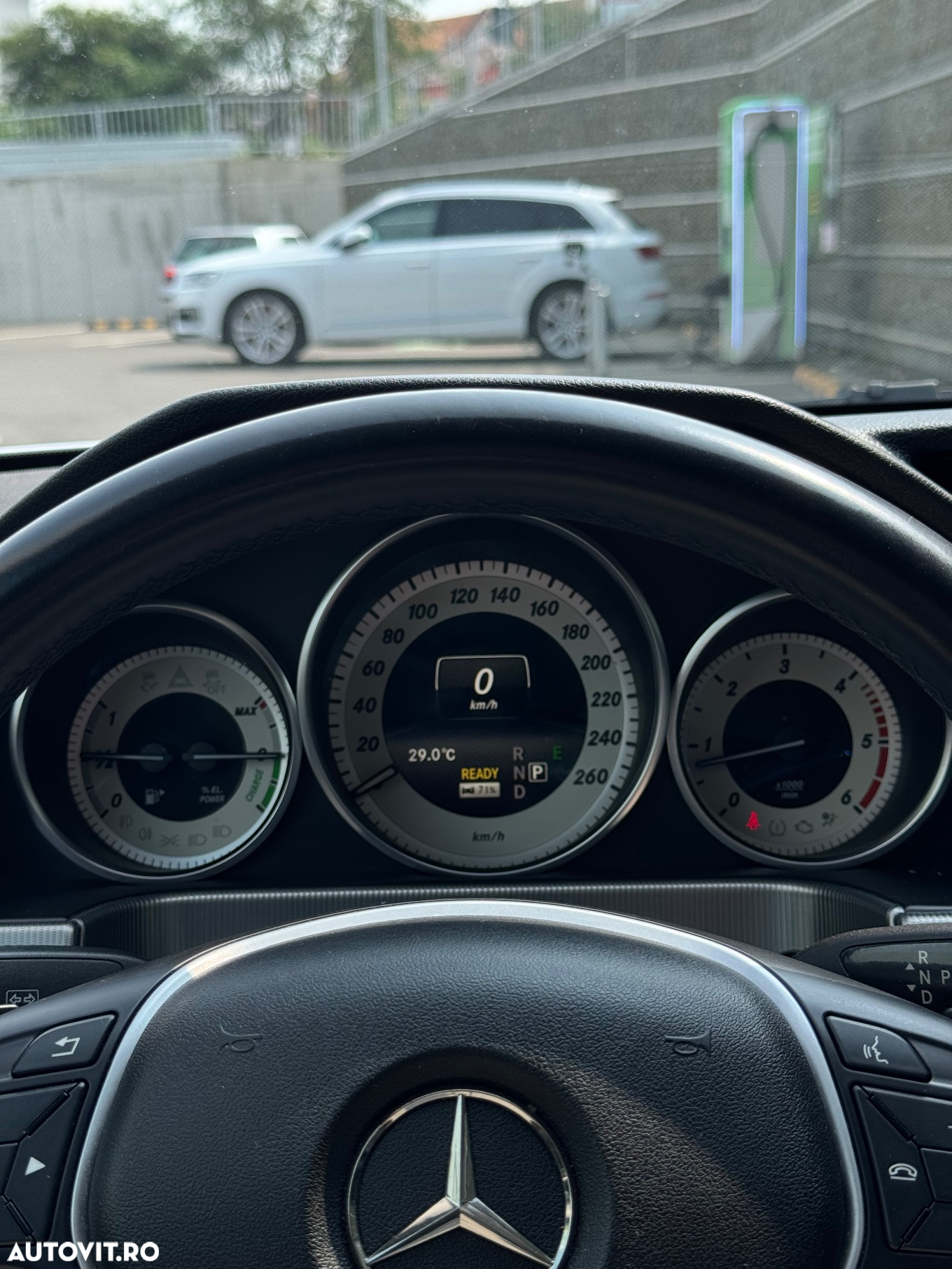 Mercedes-Benz E 300 T BlueTEC HYBRID 7G-TRONIC - 20