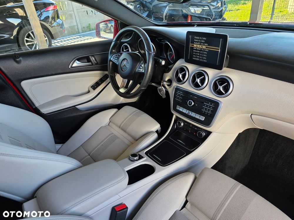 Mercedes-Benz Klasa A 200 CDI 4Matic 7G-DCT AMG Line - 38