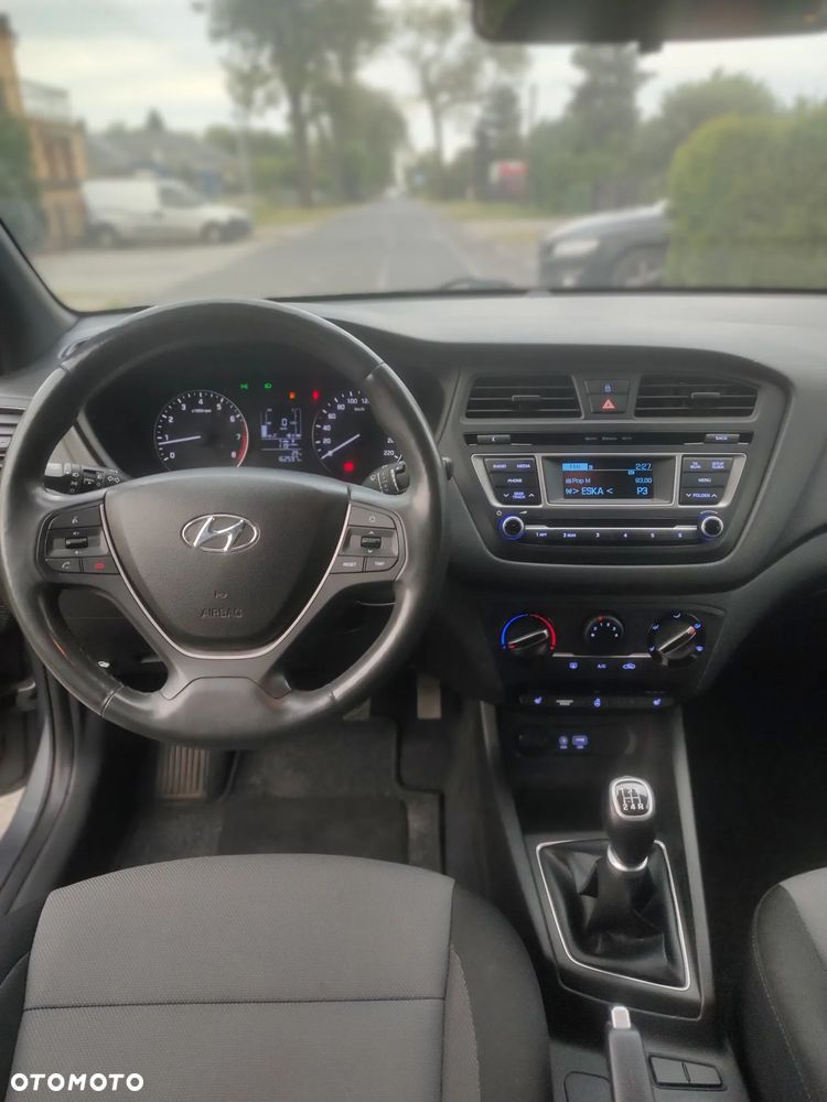 Hyundai i20 1.2 Passion - 19