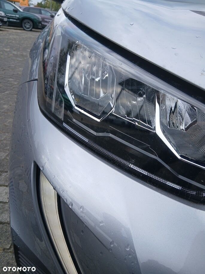 Peugeot 2008 - 8