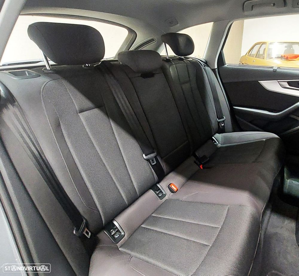 Audi A4 Avant 2.0 TDI Business Line - 11