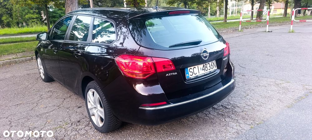 Opel Astra 1.4 Turbo Exklusiv - 2