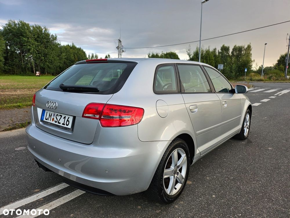 Audi A3 Sportback 1.6 Attraction - 11