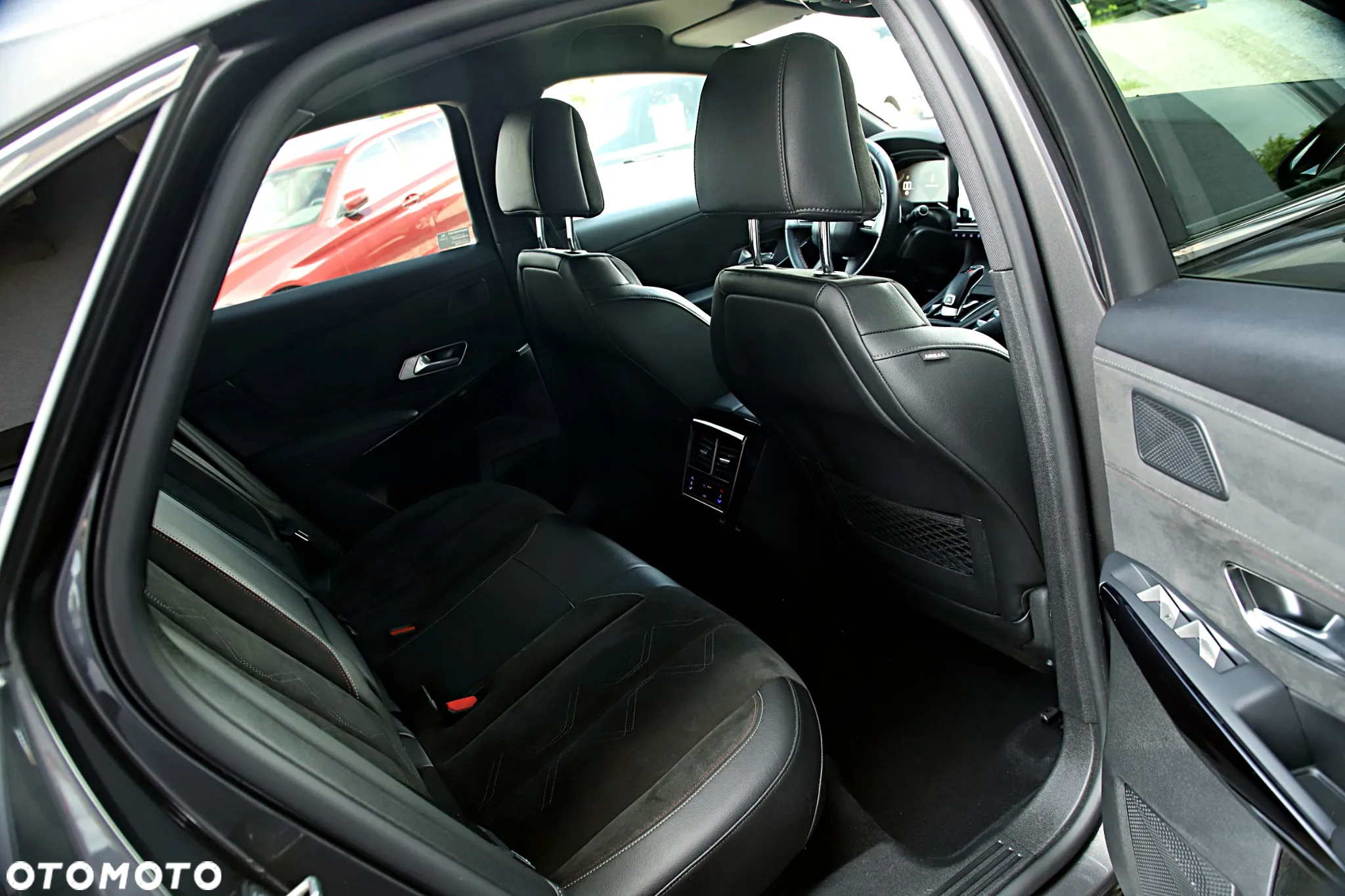 DS Automobiles DS 7 Crossback 1.6 PureTech Performance Line + - 23