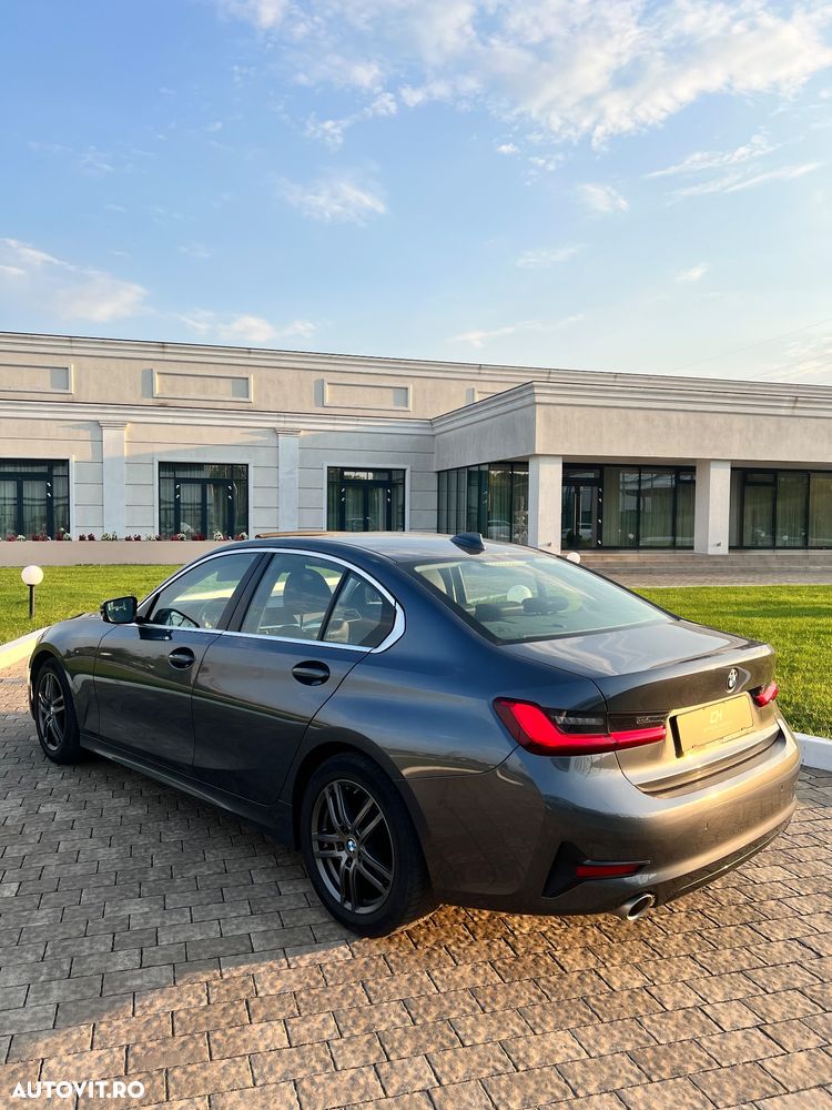 BMW Seria 3 320i Aut. Sport Line - 4