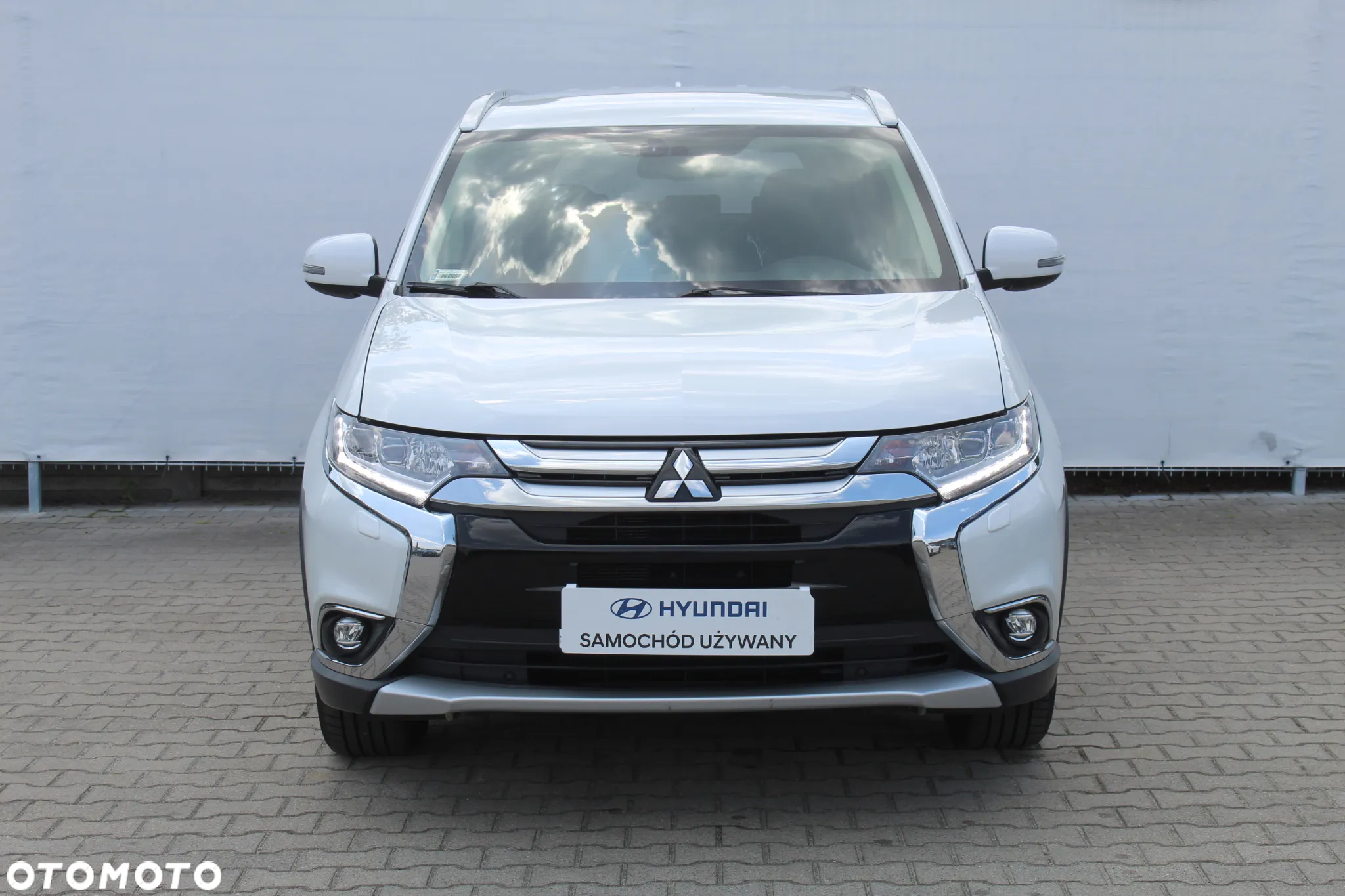 Mitsubishi Outlander 2.0 Intense + 4WD CVT - 8