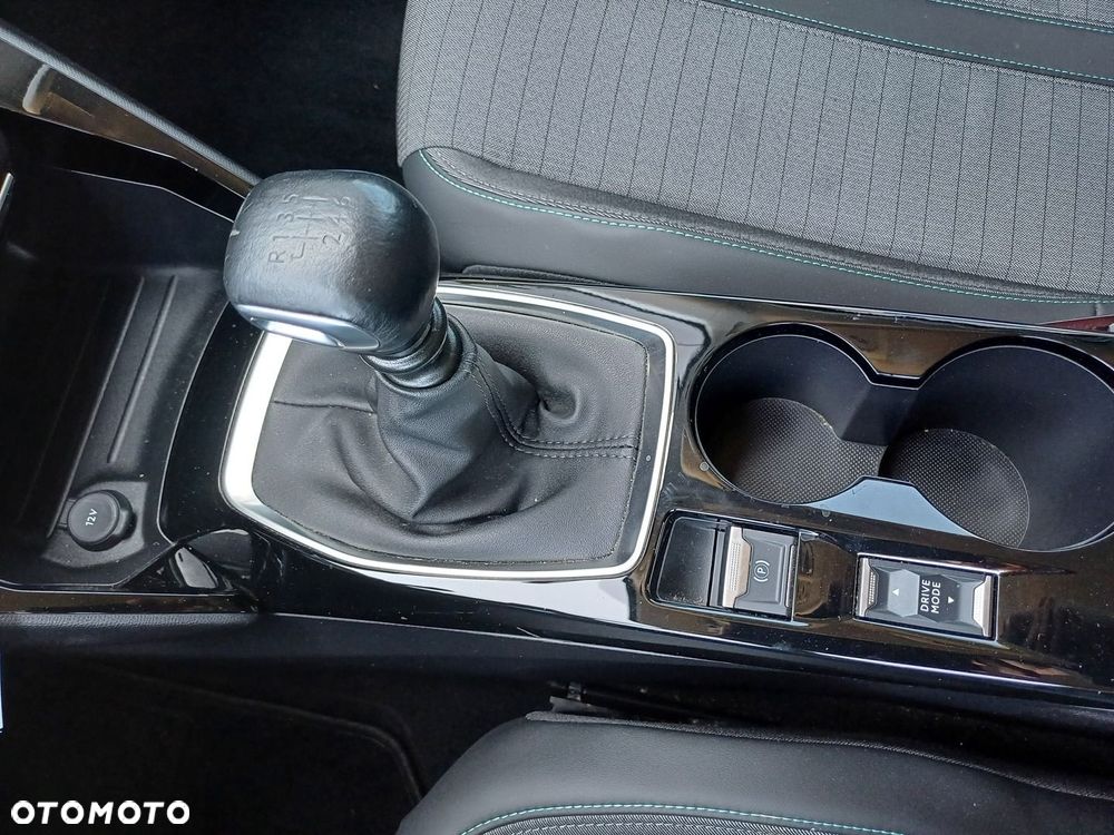 Peugeot 208 - 17