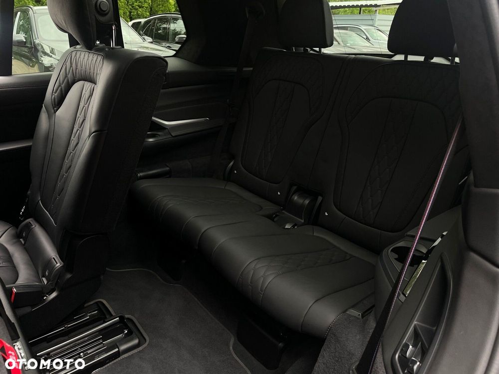 BMW X7 - 25