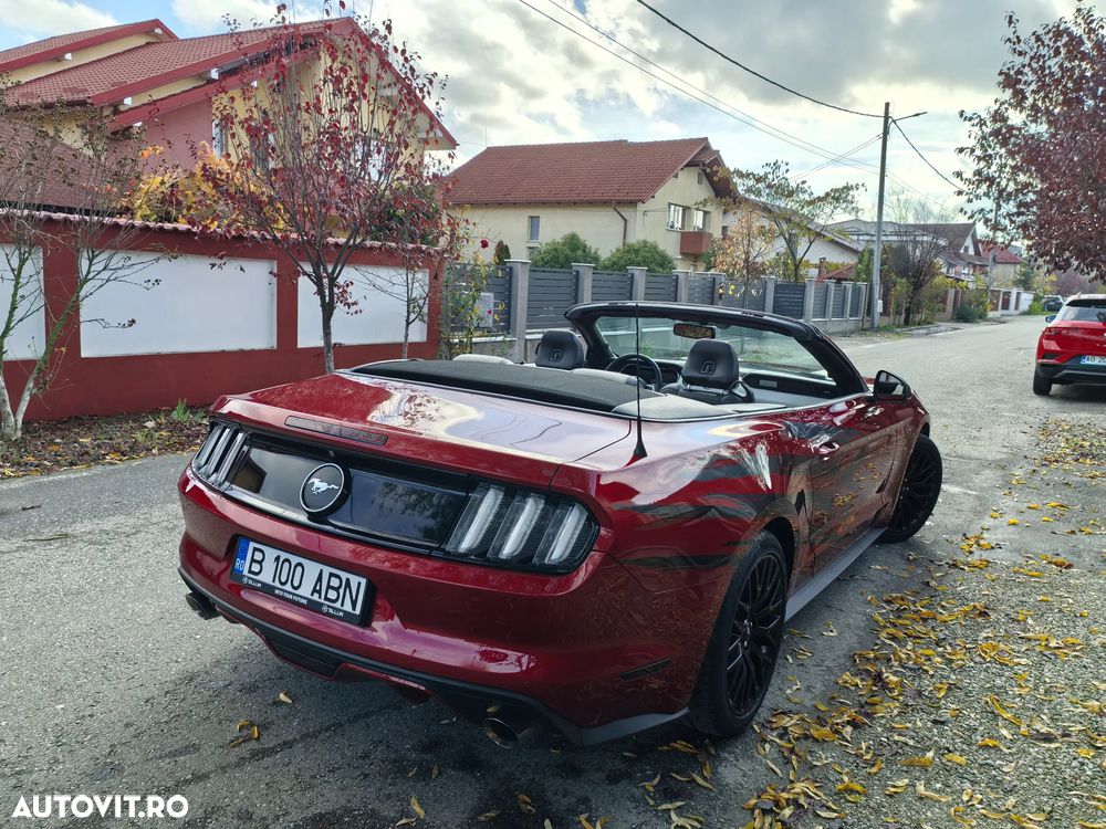 Ford Mustang - 7