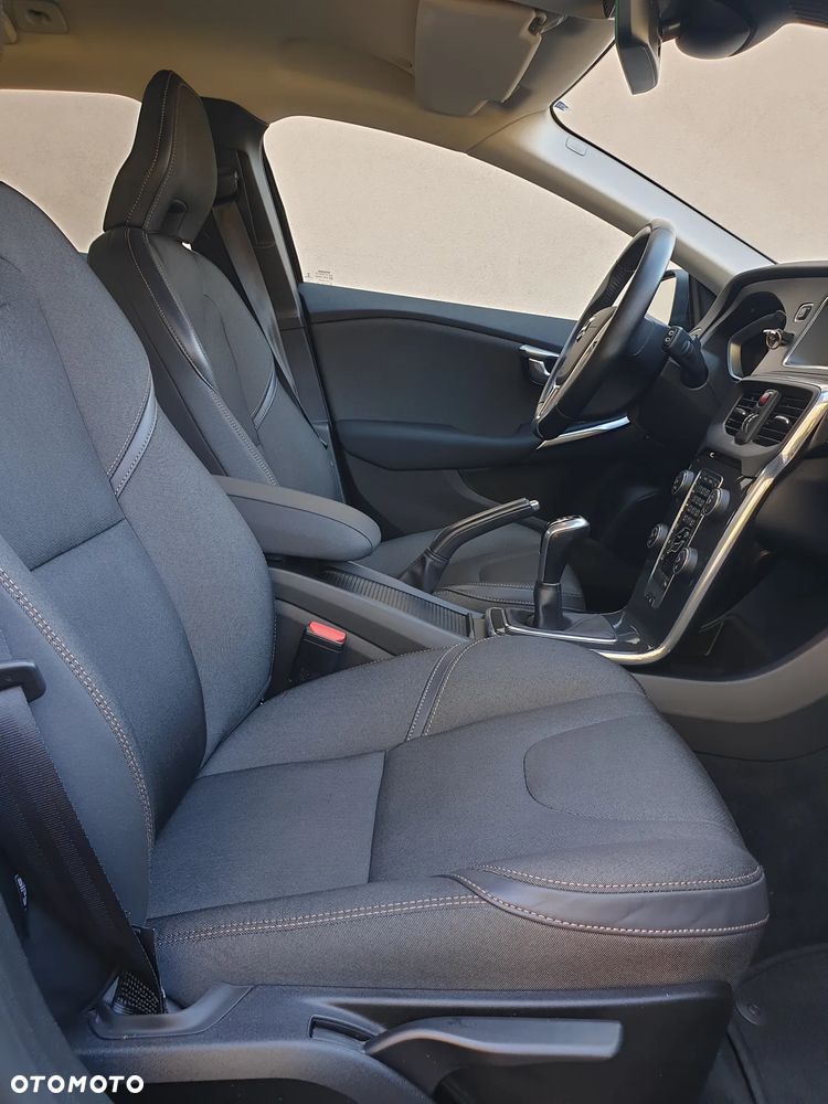 Volvo V40 Cross Country D2 Summum - 9