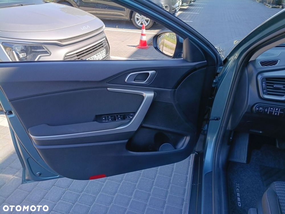 Kia XCeed - 10