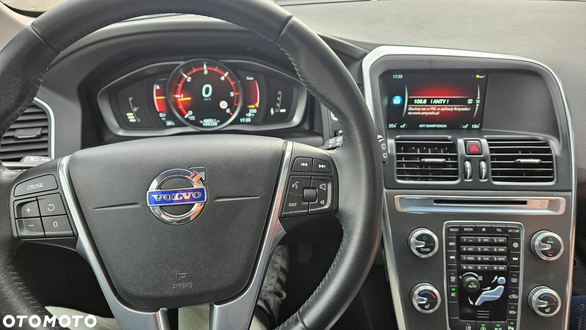 Volvo XC 60 D4 Drive-E Momentum - 19