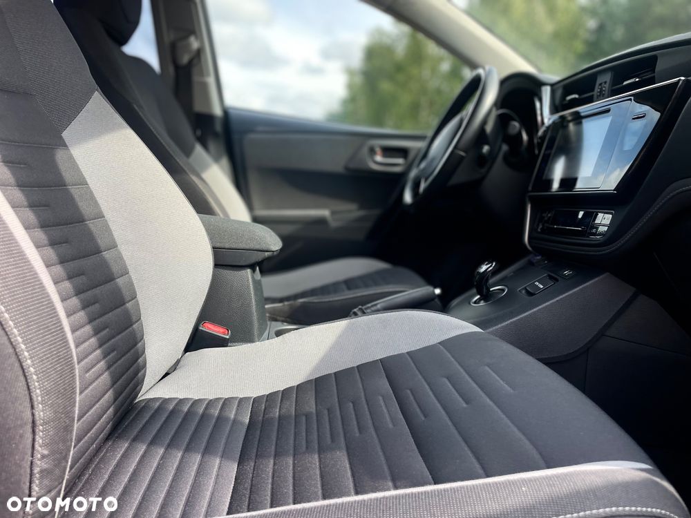 Toyota Auris - 16