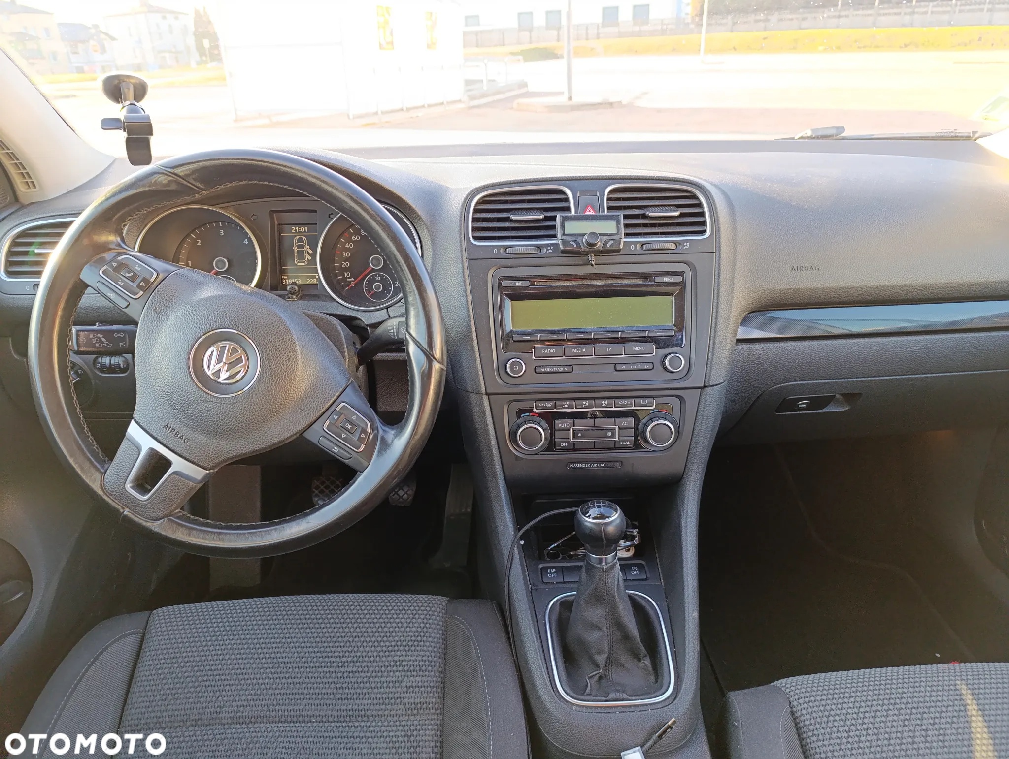Volkswagen Golf VI 1.6 TDI Comfortline - 5