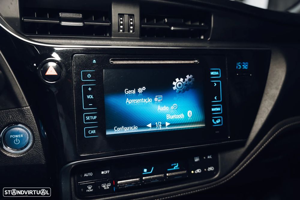 Toyota Auris 1.8 HSD Sport+Navi - 25