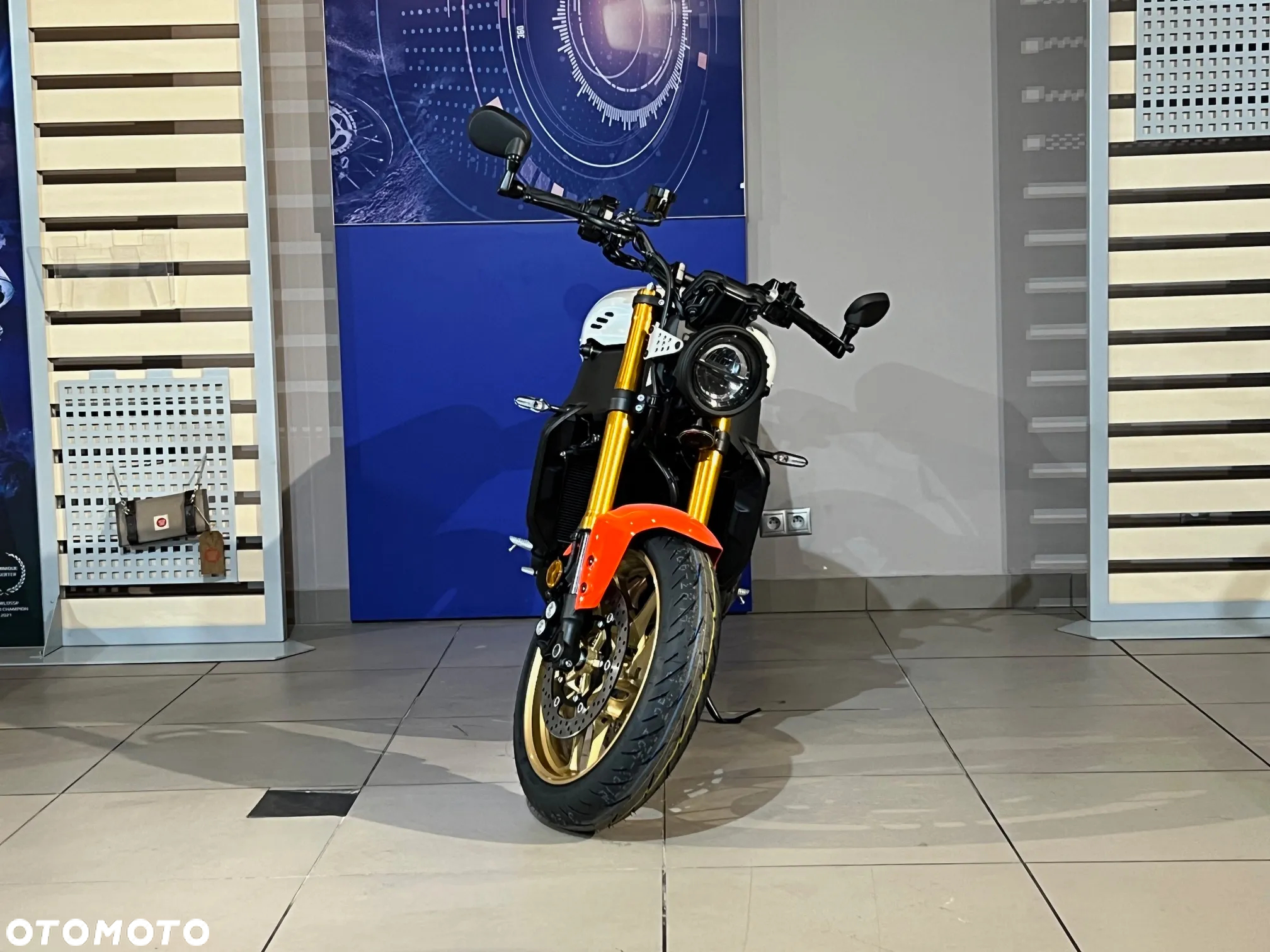 Yamaha XSR - 10
