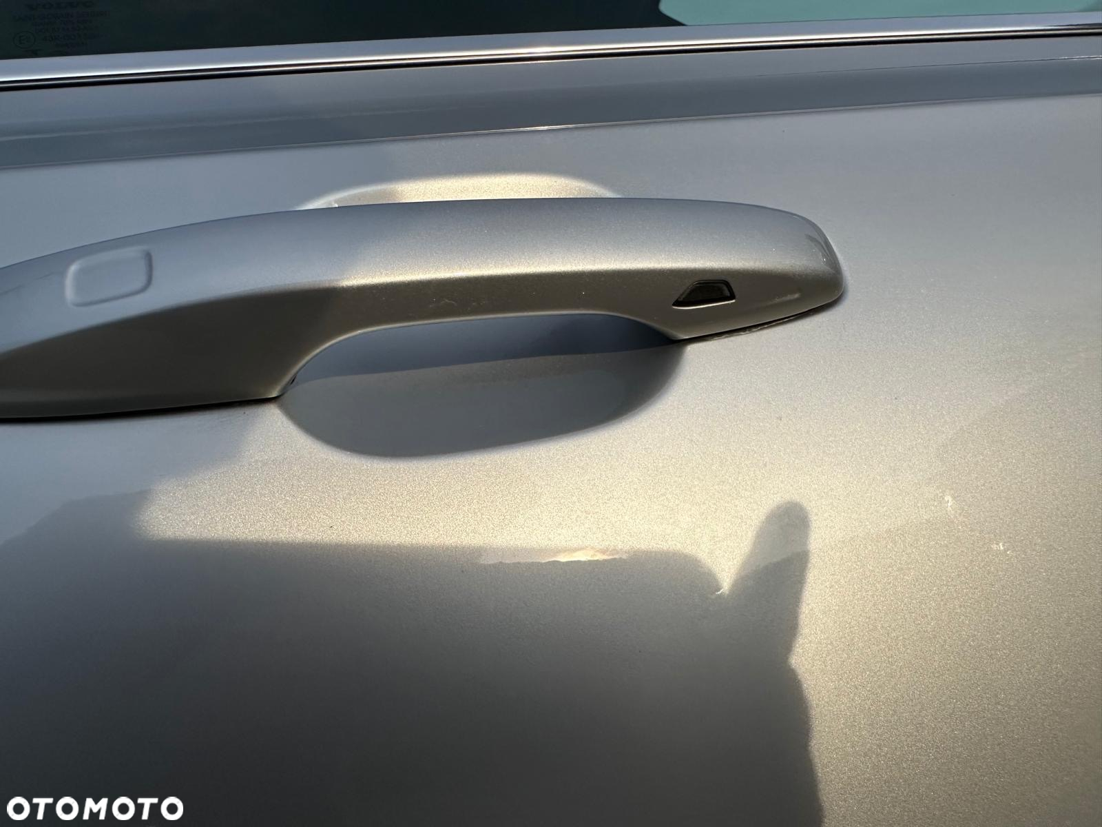 Volvo V90 D4 Momentum - 32