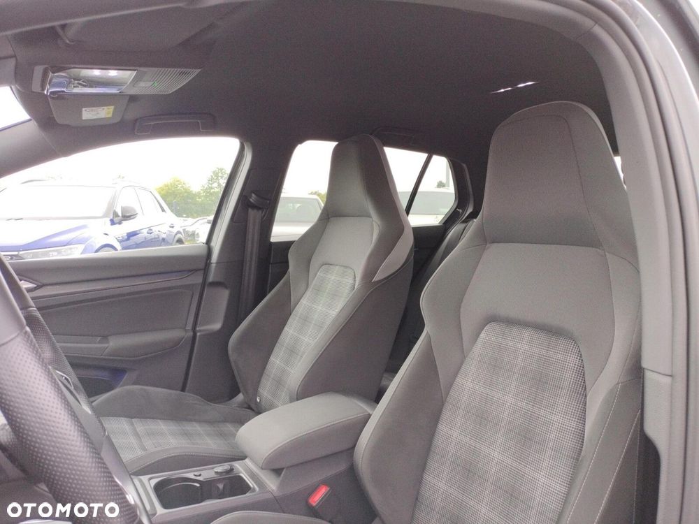 Volkswagen Golf VIII 2.0 TDI GTD DSG - 12