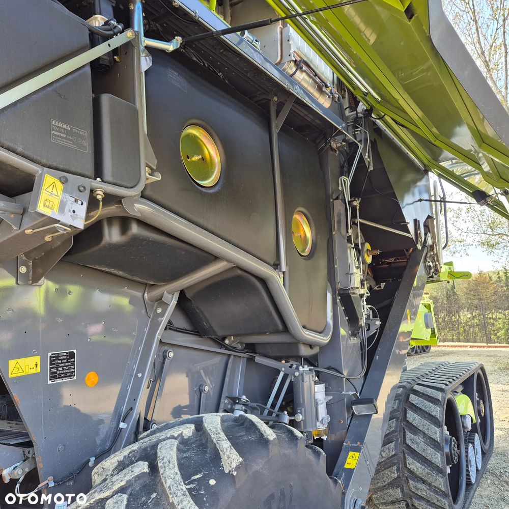 Claas Lexion 750TT z hederem - 29