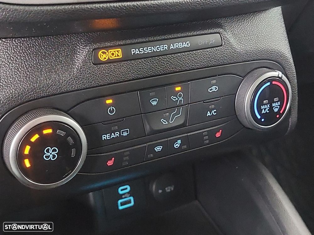 Ford Focus SW 1.0 EcoBoost Connected - 36