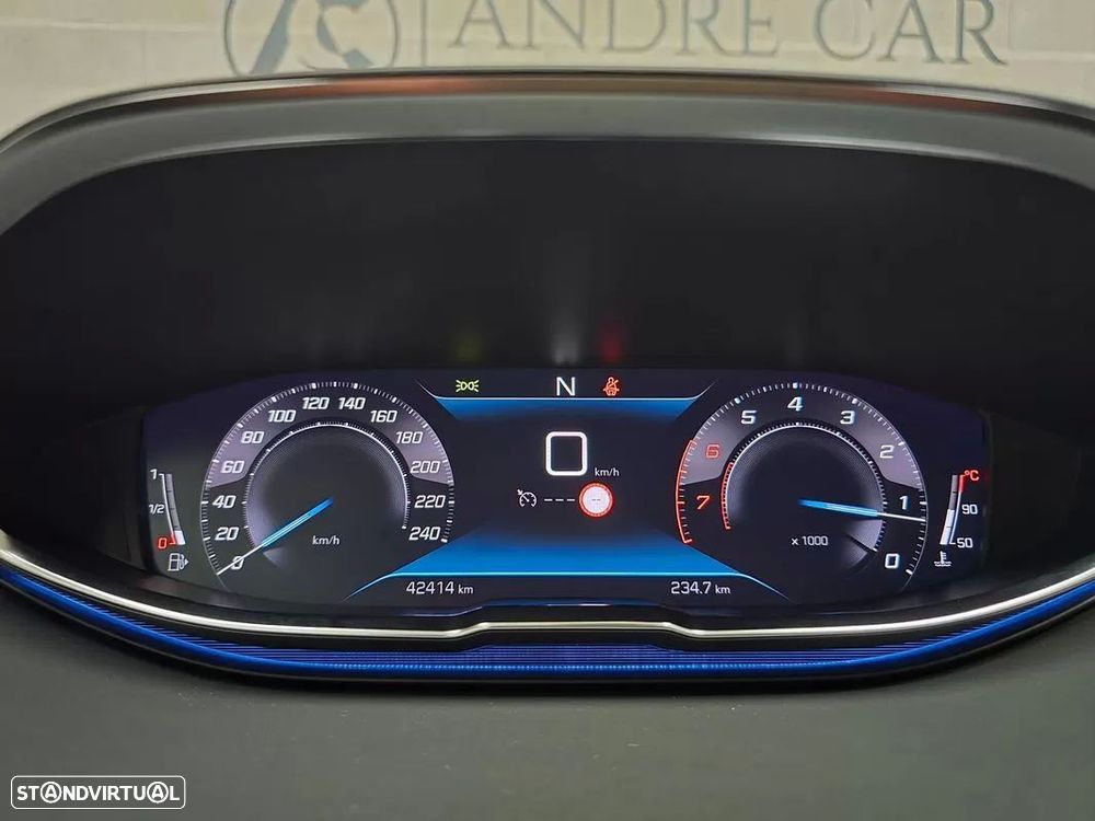 Peugeot 5008 1.2 PureTech Allure EAT8 - 34