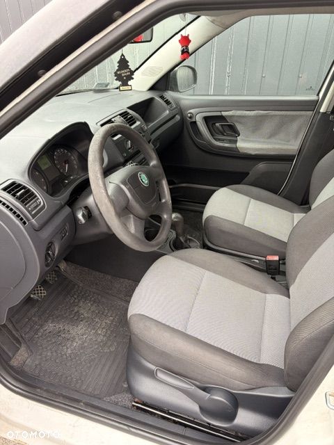 Skoda Fabia 1.4 16V Active - 8