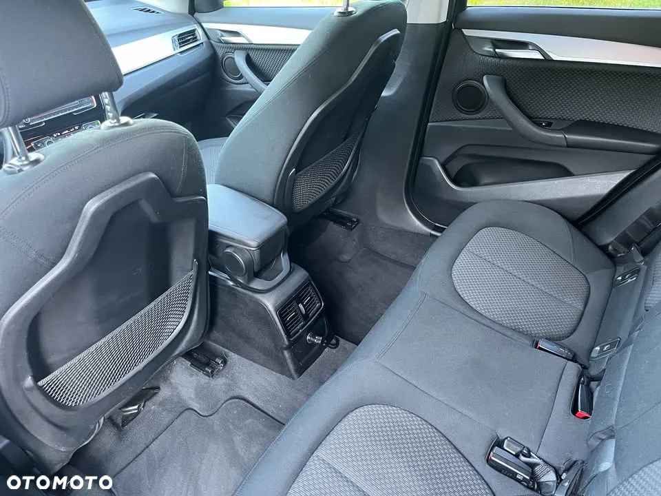 BMW X1 sDrive18i - 10