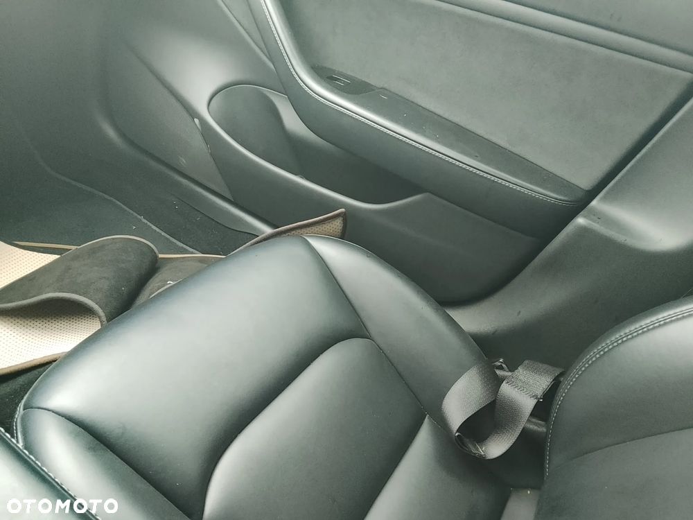 Tesla Model 3 - 40