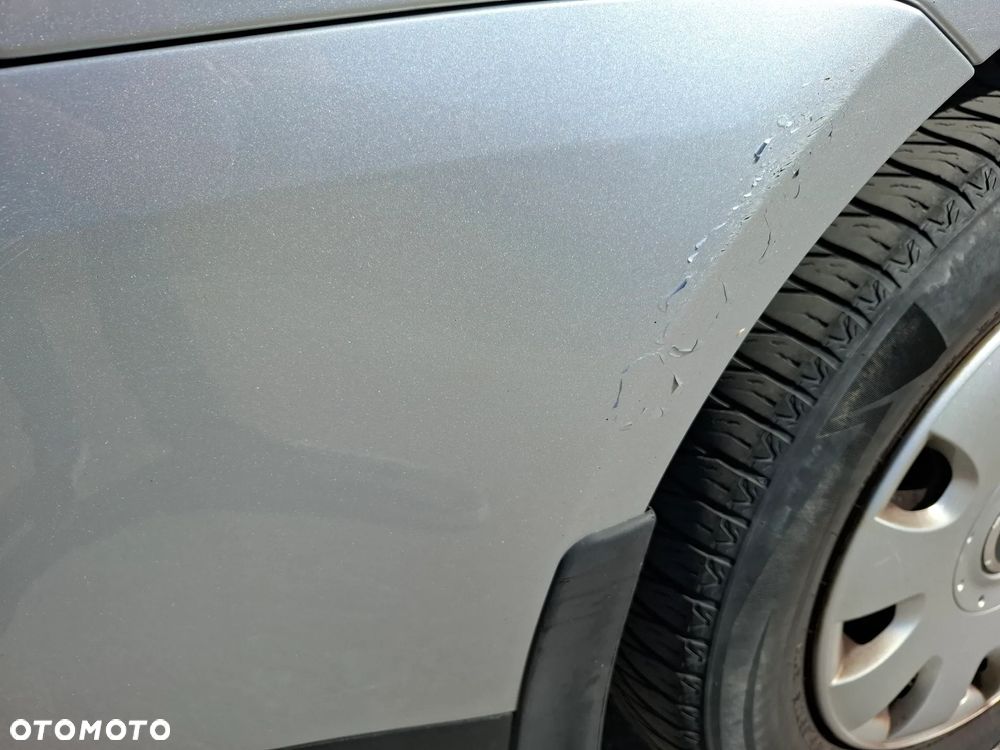 Volkswagen Touran 1.6 Basis - 17