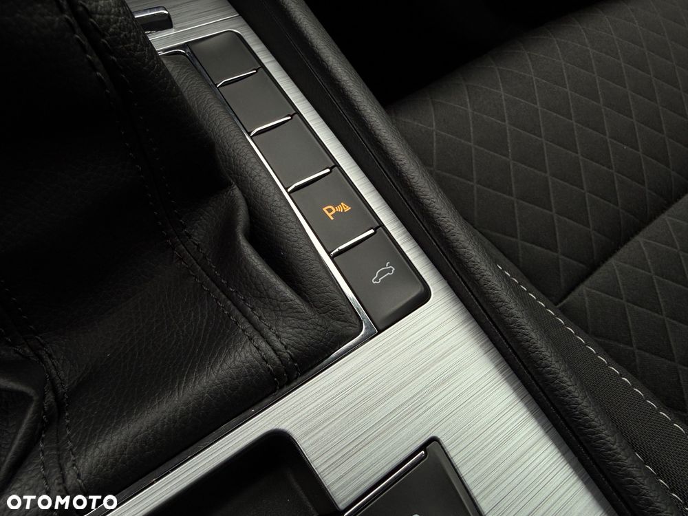 Skoda Superb 2.0 TDI SCR Ambition - 14