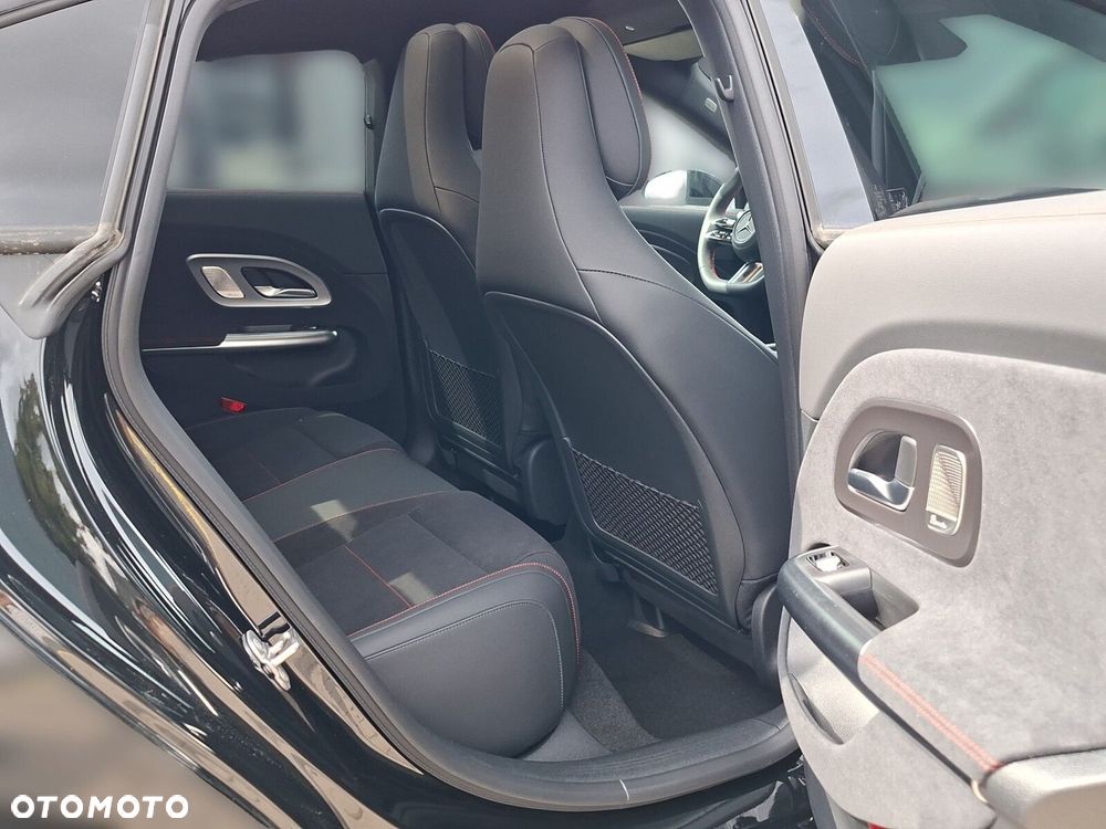 Mercedes-Benz CLA - 15