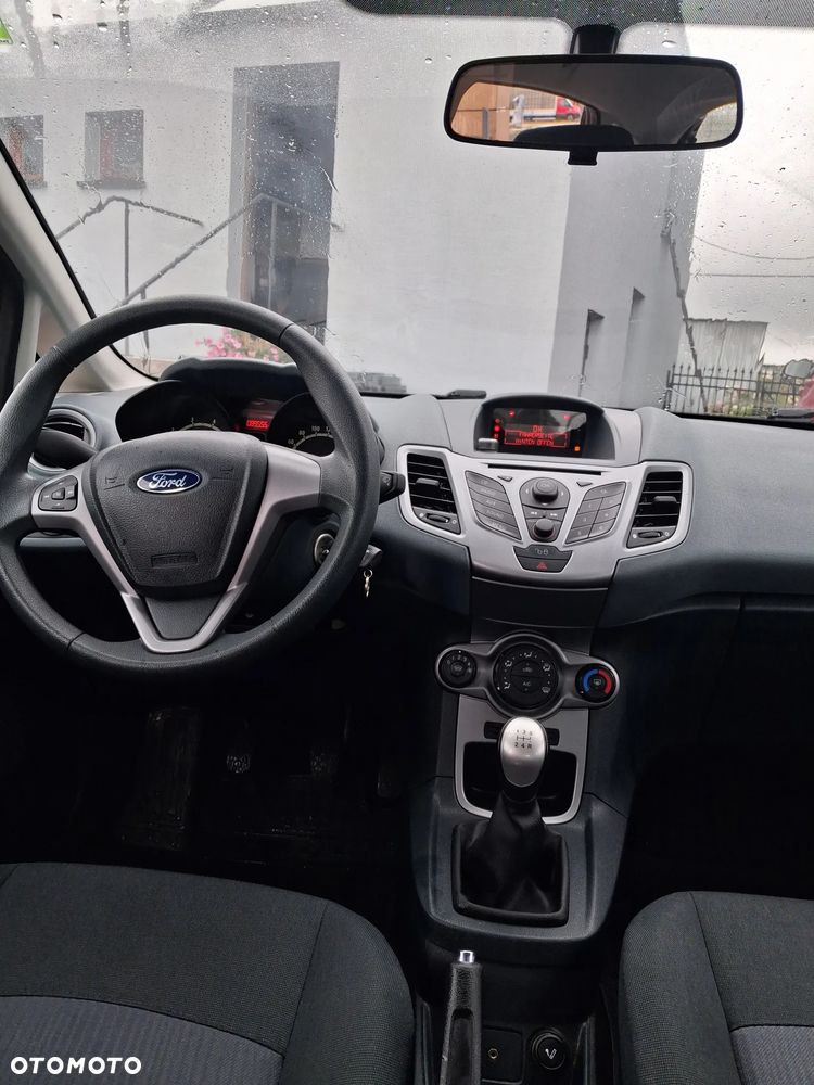 Ford Fiesta - 11