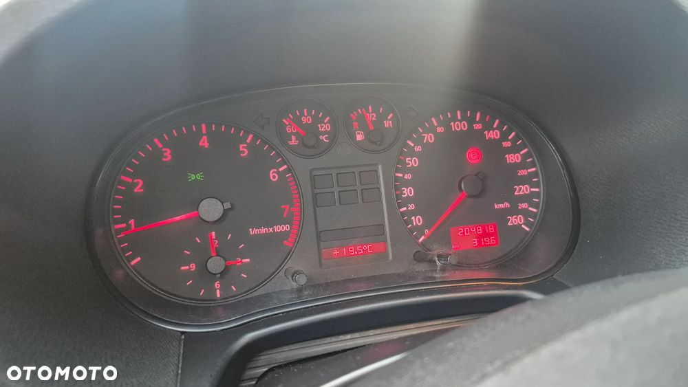 Audi A3 3-drzwiowe 1.6 Ambition - 13
