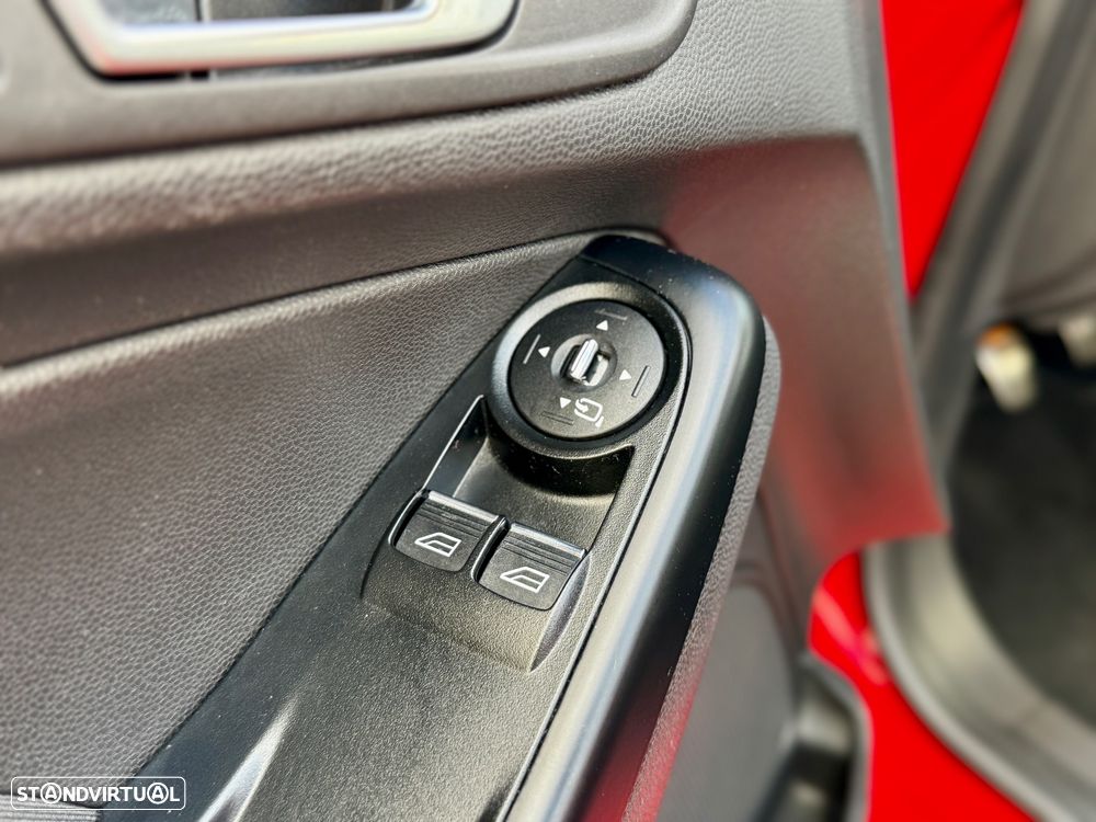 Ford Fiesta 1.6 EcoBoost c/ Pack Pele Desportiva ST - 24