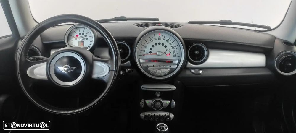 MINI 3 Portas Cooper D - 9