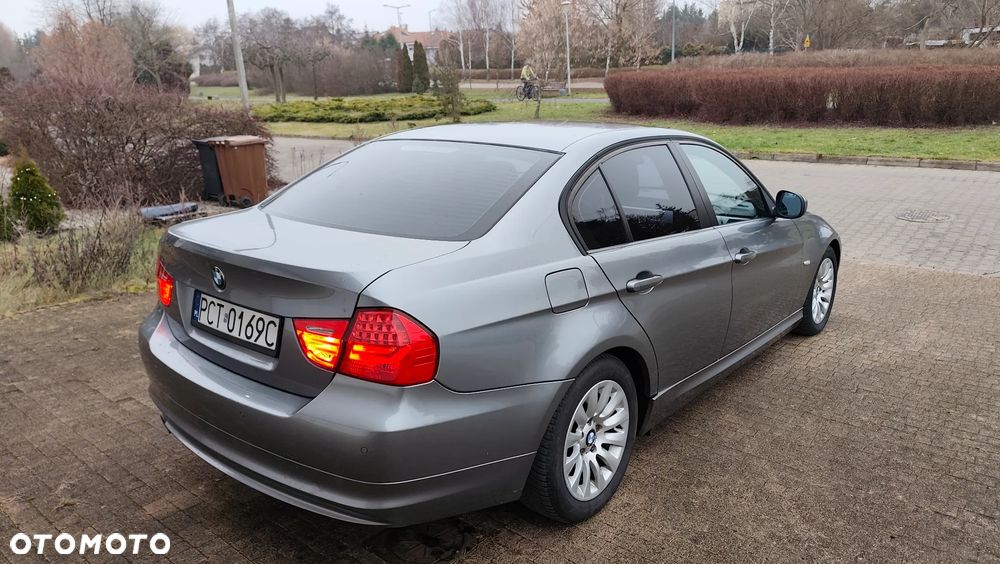 BMW Seria 3 318d DPF Edition Sport - 20