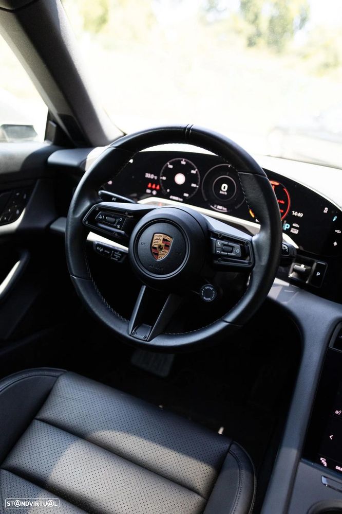 Porsche Taycan Cross Turismo 4 - 39