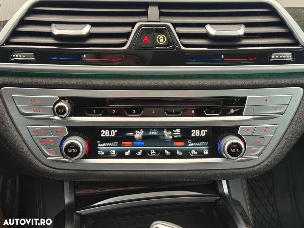 BMW Seria 7 730Ld xDrive MHEV - 31