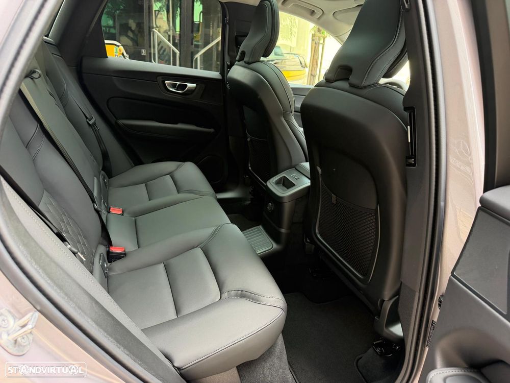 Volvo XC 60 2.0 T6 PHEV Plus Bright AWD - 35